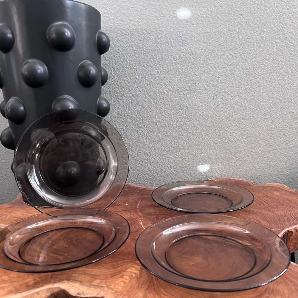 Vintage arcoroc smoked glass mid sized plate 🍽️